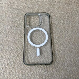 iPhone 14 Pro Transparent Case with White MagSafe Ring
